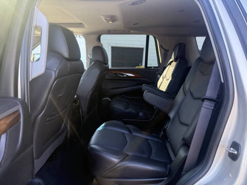 2016 Cadillac Escalade Luxury Collection