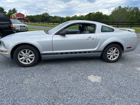 2005 Ford Mustang for sale at Full Throttle Auto Sales in Woodstock VA