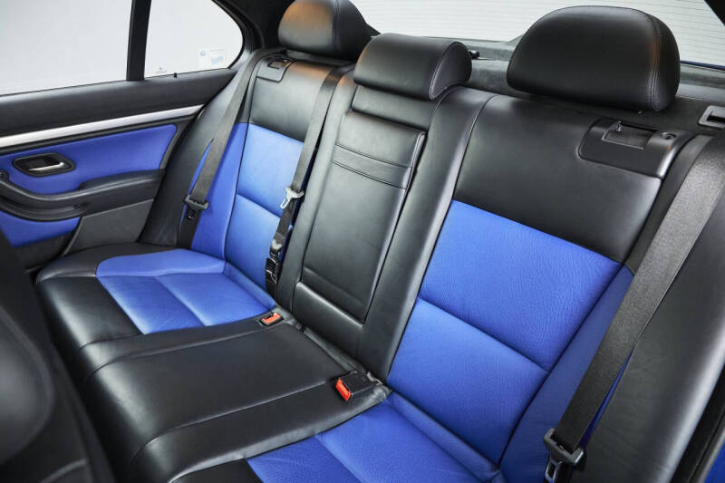 2002 BMW M5