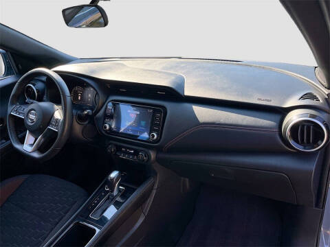 2021 Nissan Kicks SR