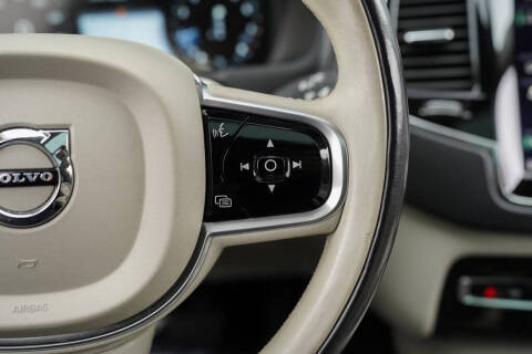 2017 Volvo XC90 T5 Momentum