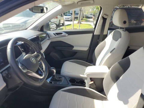 2025 Volkswagen Taos SE