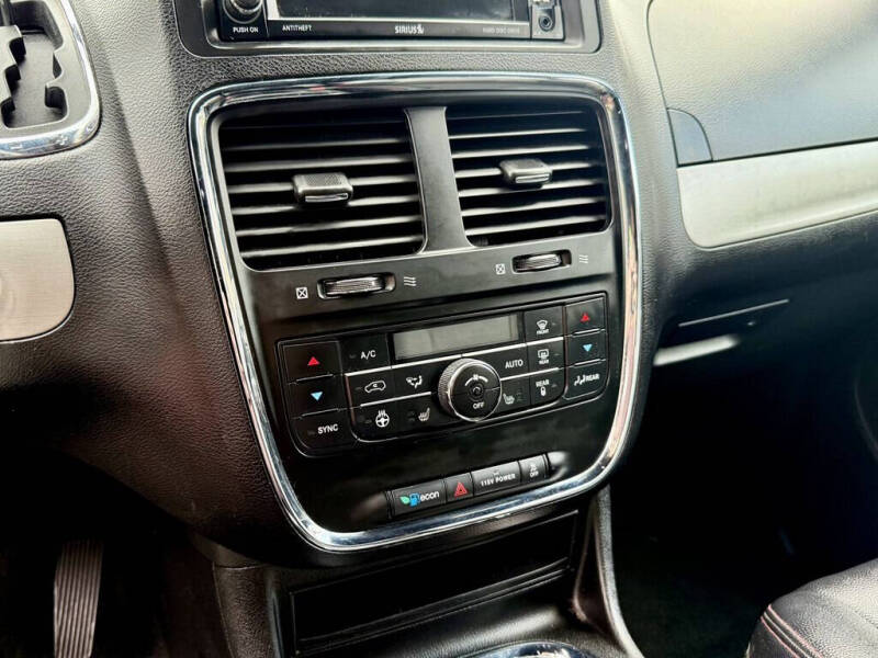 2013 Dodge Grand Caravan R/T