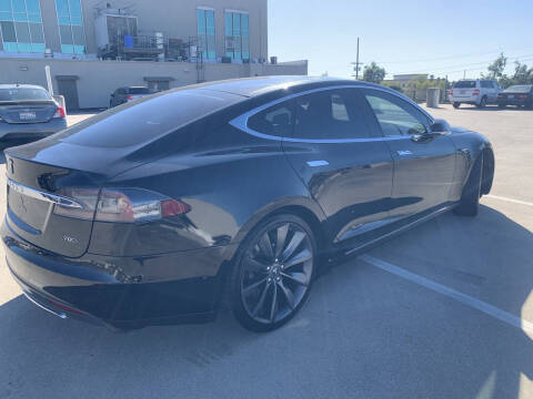 2016 Tesla Model S 70D