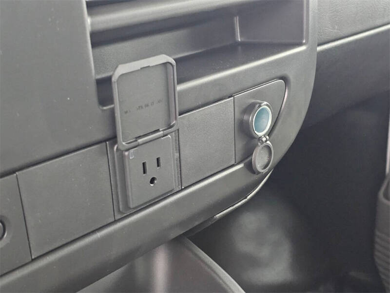 2025 Chevrolet Express 2500