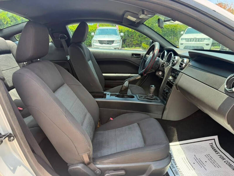 2006 Ford Mustang V6 Standard