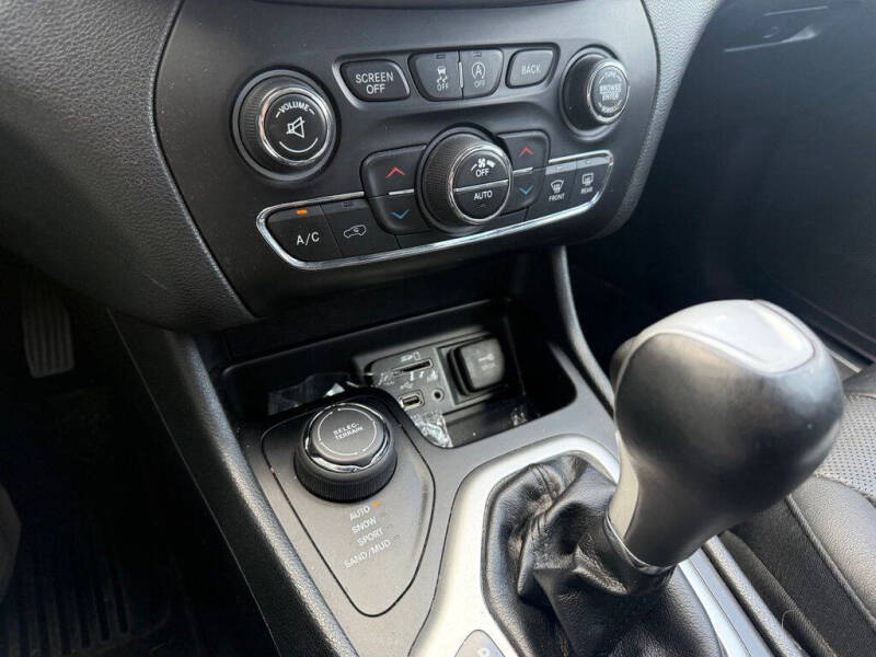 2018 Jeep Cherokee Overland