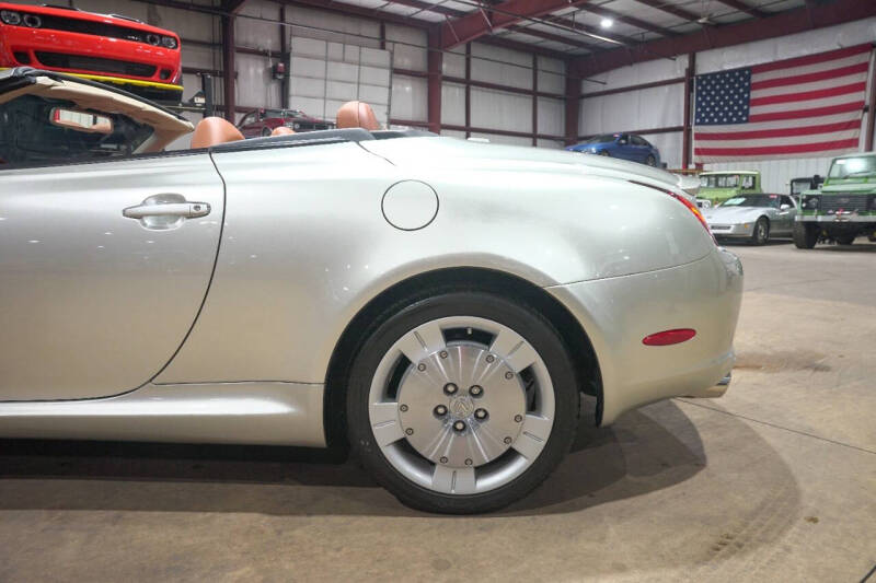 2004 Lexus SC 430