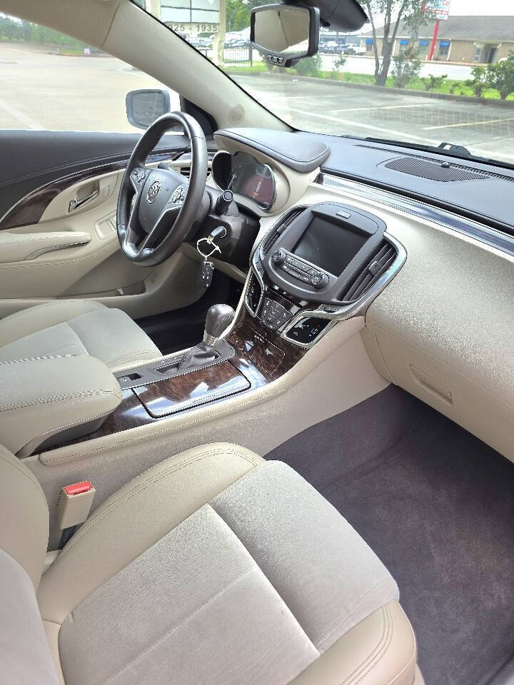 2014 Buick LaCrosse Base 4dr Sedan - White exterior view 15