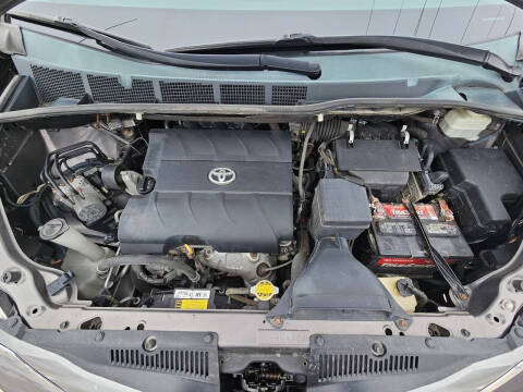 2012 Toyota Sienna XLE 8-Passenger