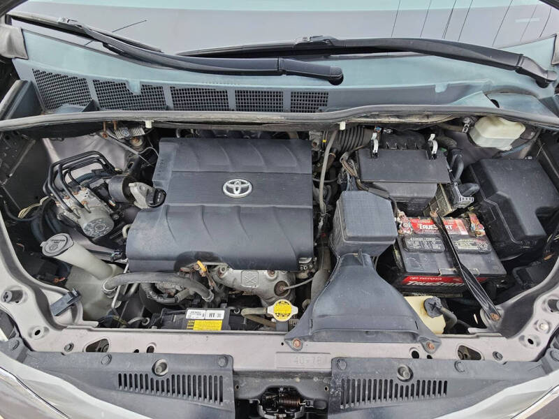 2012 Toyota Sienna XLE 8-Passenger