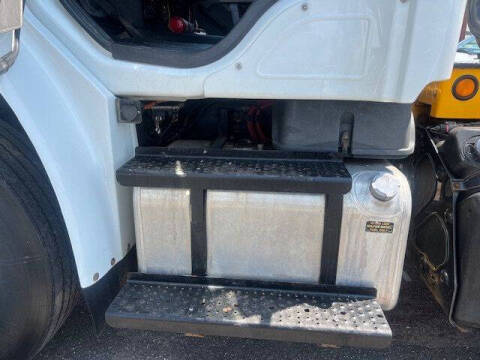 2015 Freightliner M2 106