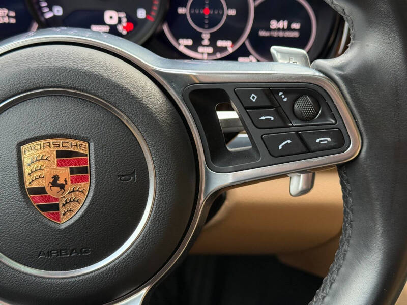 2018 Porsche Panamera 4 Executive