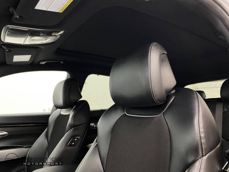 2023 Genesis GV70 2.5T Standard