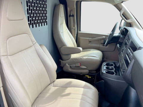 2024 Chevrolet Express 2500