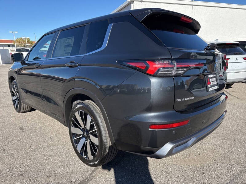 2025 Mitsubishi Outlander SE