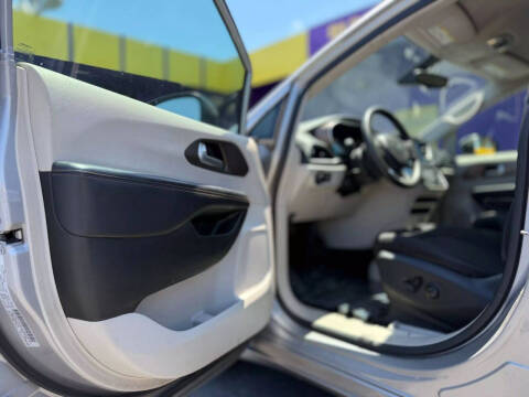 2017 Chrysler Pacifica Touring