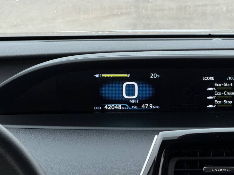 2022 Toyota Prius LE