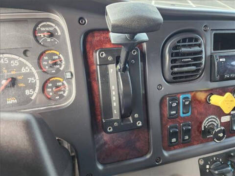 2018 Freightliner M2 106