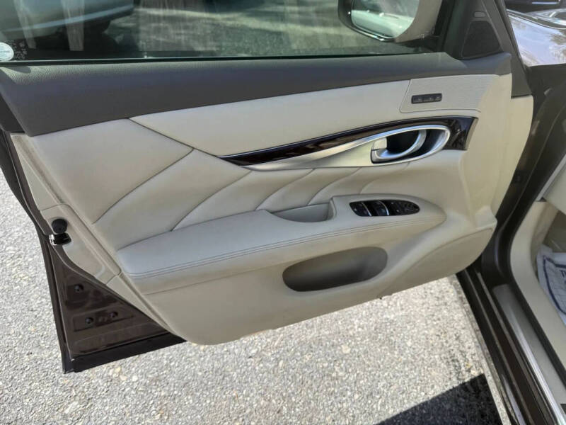 2016 Infiniti Q70L 3.7