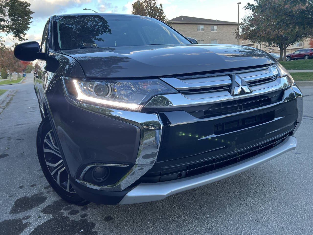 2018 Mitsubishi Outlander ES AWD 4dr SUV's photo