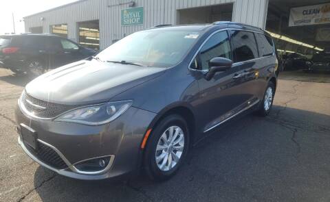 2019 Chrysler Pacifica for sale at Auto Works Inc in Rockford IL