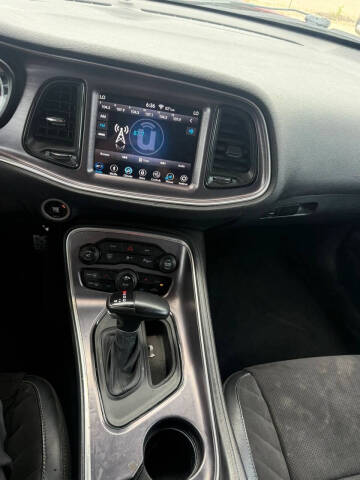 2015 Dodge Challenger R/T Plus Shaker