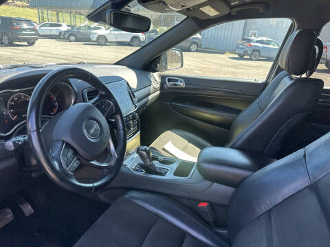 2020 Jeep Grand Cherokee Laredo E