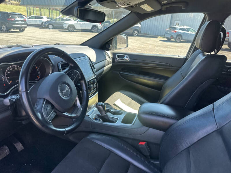 2020 Jeep Grand Cherokee Laredo E