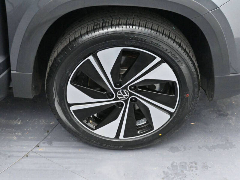 2024 Volkswagen Taos SE 4Motion