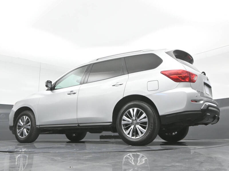 2019 Nissan Pathfinder SV