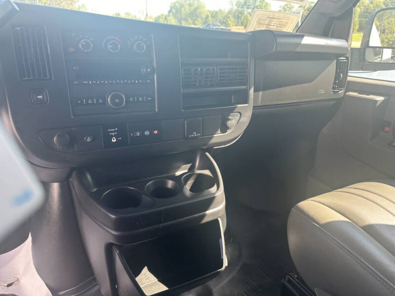 2022 Chevrolet Express 2500