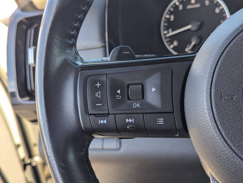 2023 Nissan Pathfinder SV