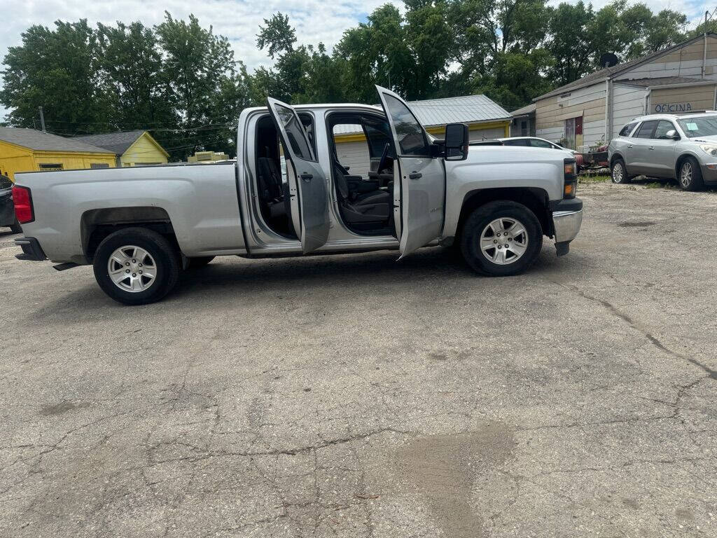 2015 Chevrolet Silverado 1500 for sale at Calderon Auto Sales in Des Moines, IA