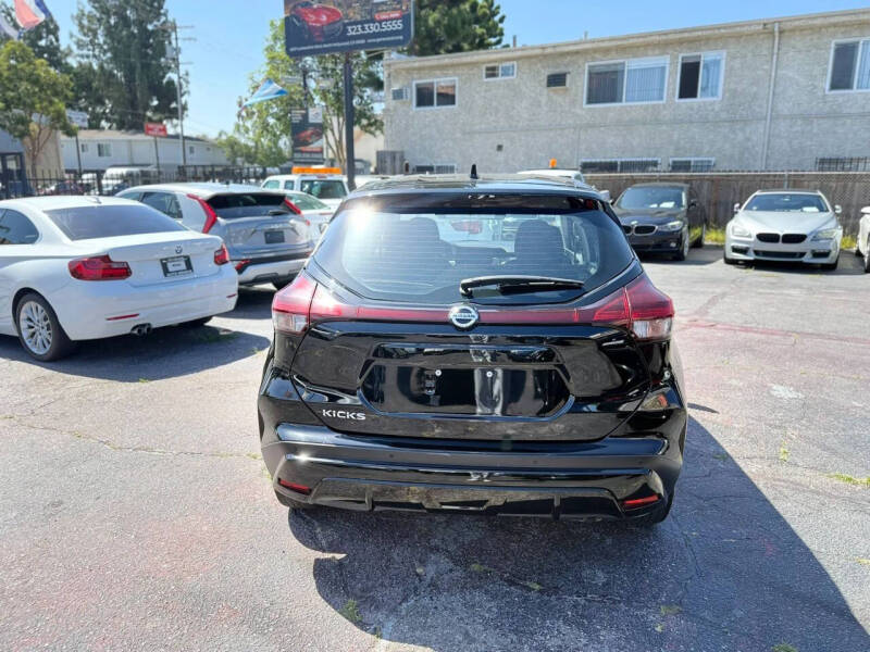 2021 Nissan Kicks S