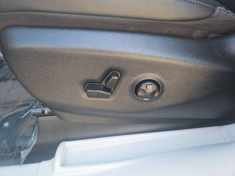 2024 Chrysler Pacifica Plug-In Hybrid Select