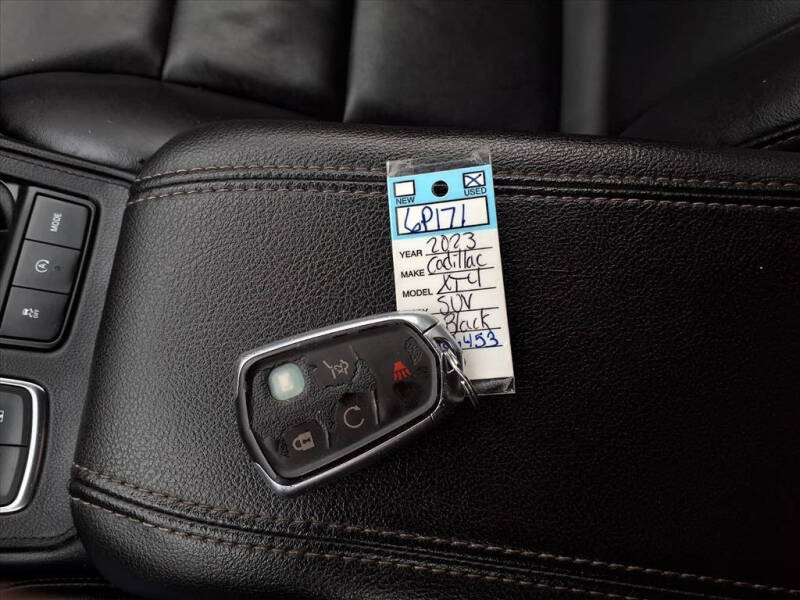 2023 Cadillac XT4 Premium Luxury