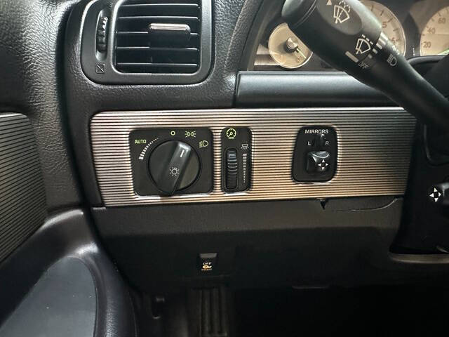 2004 Ford Thunderbird Deluxe