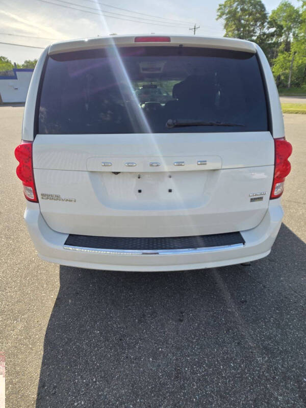 2011 Dodge Grand Caravan Crew