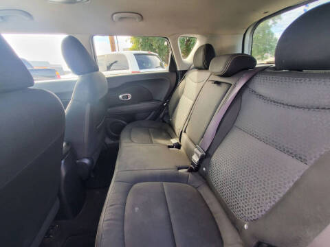 2016 Kia Soul +