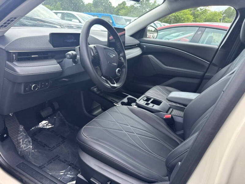 2025 Ford Mustang Mach-E Select