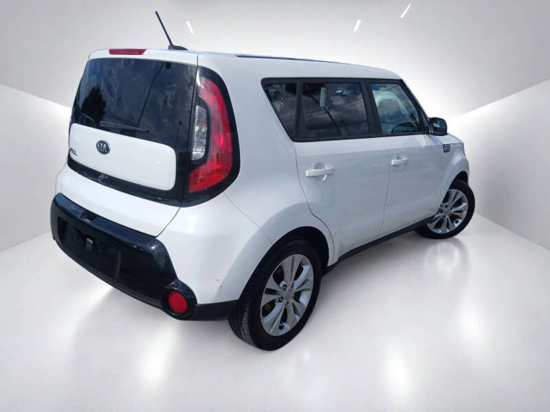 2016 Kia Soul +