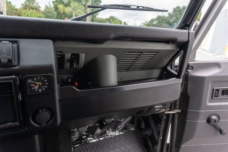 1991 Land Rover Defender