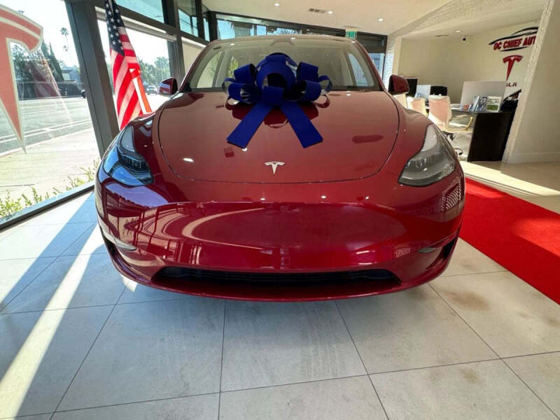 2024 Tesla Model Y Long Range