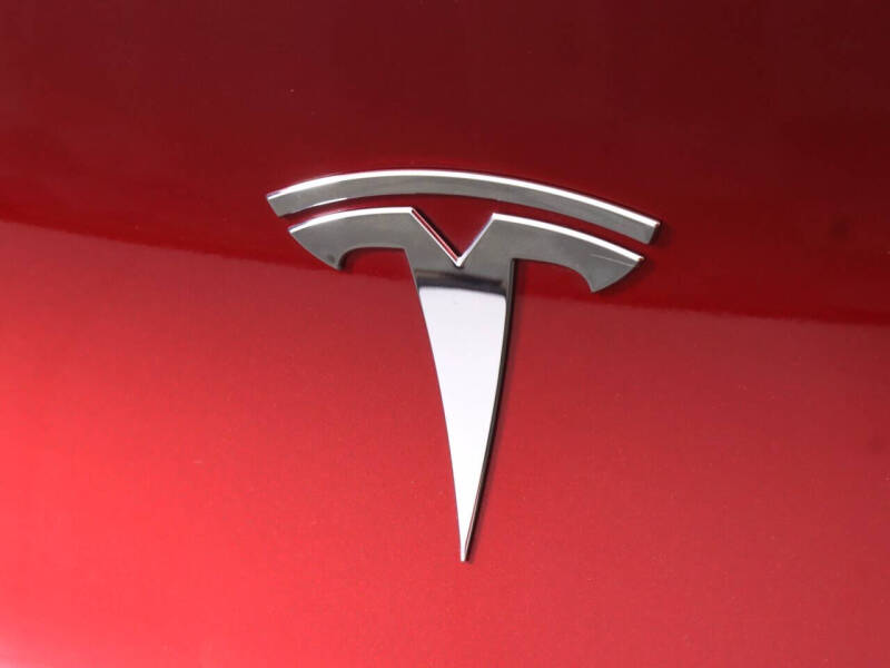 2024 Tesla Model Y Performance