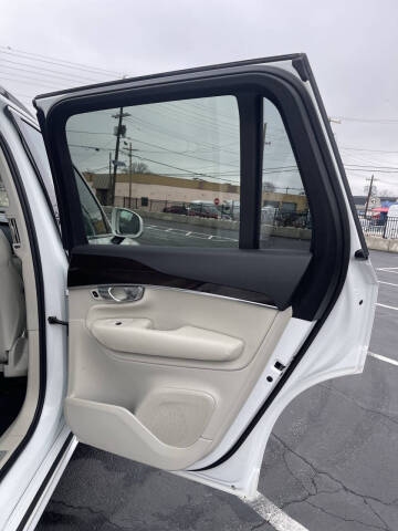 2019 Volvo XC90 T5 Momentum