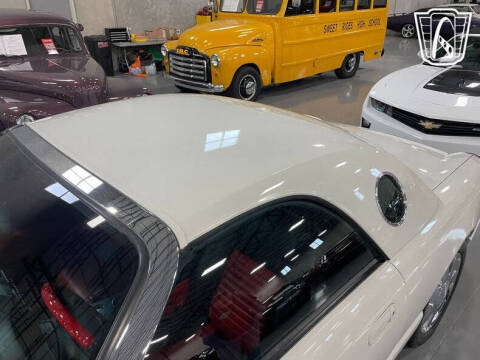 2003 Ford Thunderbird