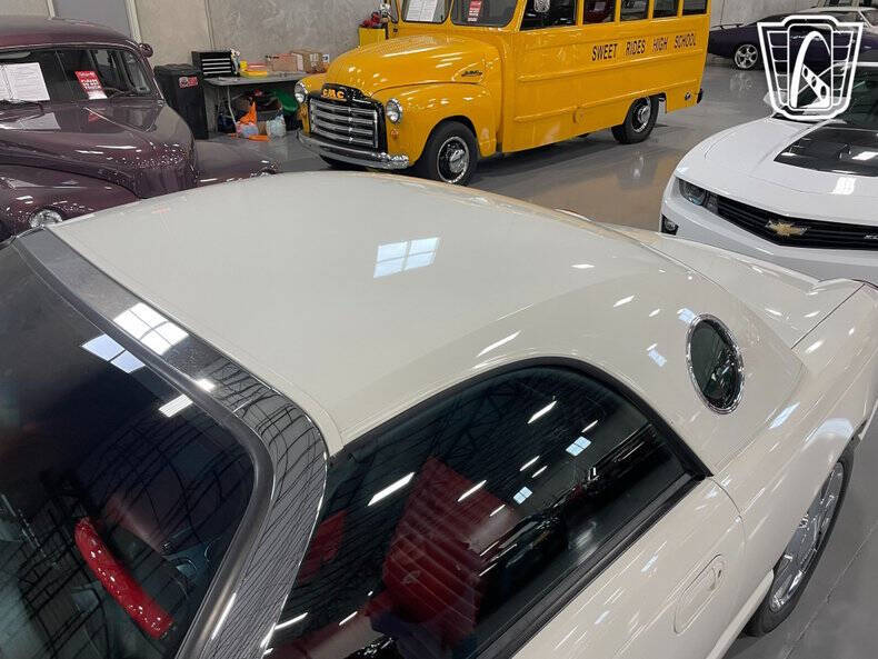 2003 Ford Thunderbird