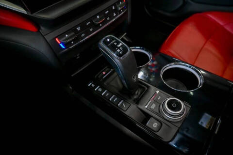 2022 Maserati Ghibli Modena Q4