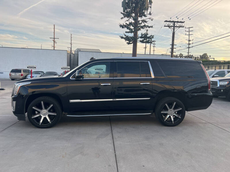 2017 Cadillac Escalade ESV Luxury